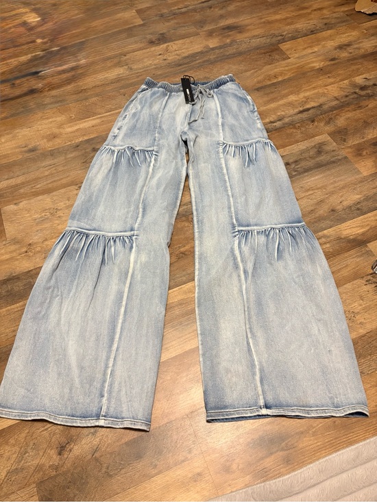 Fashion Nova Denim - Fashion Nova Tall Goin With The Flow Jeans Light Wash Tiered Wide Leg Size S